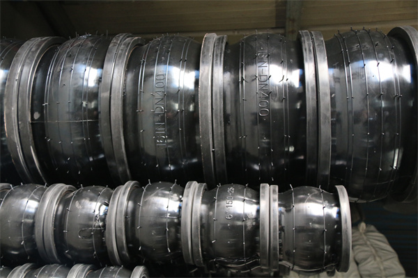 橡胶软接头与管道的连接方式