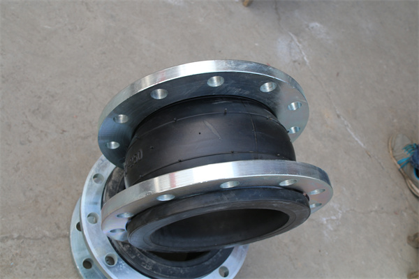 可曲挠橡胶接头连接方式