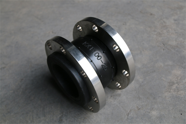 橡胶接头在停止水压实验的时分首要需求留意以下几点